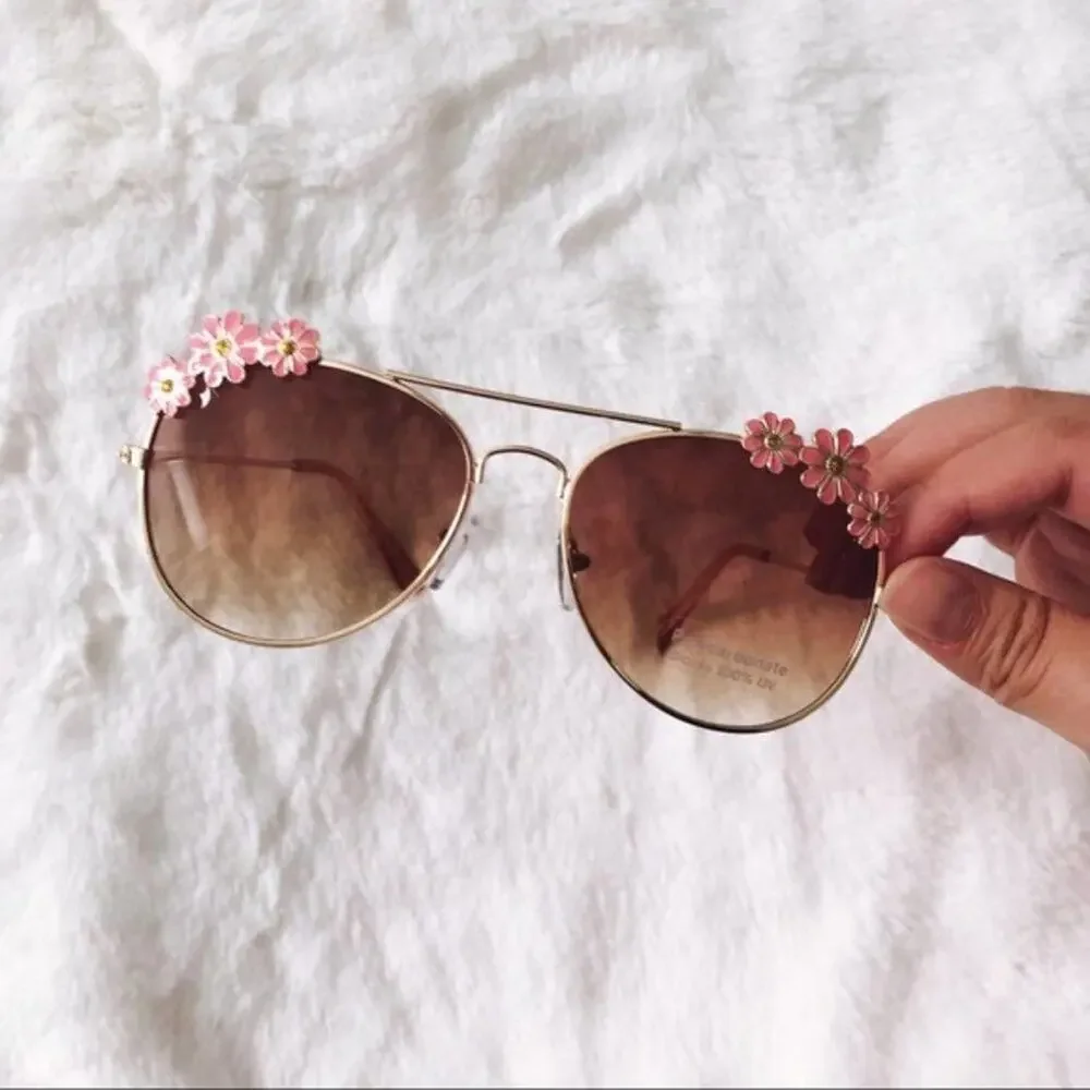 Flower Pink Gold Accented Trim Aviators Sunglasses
